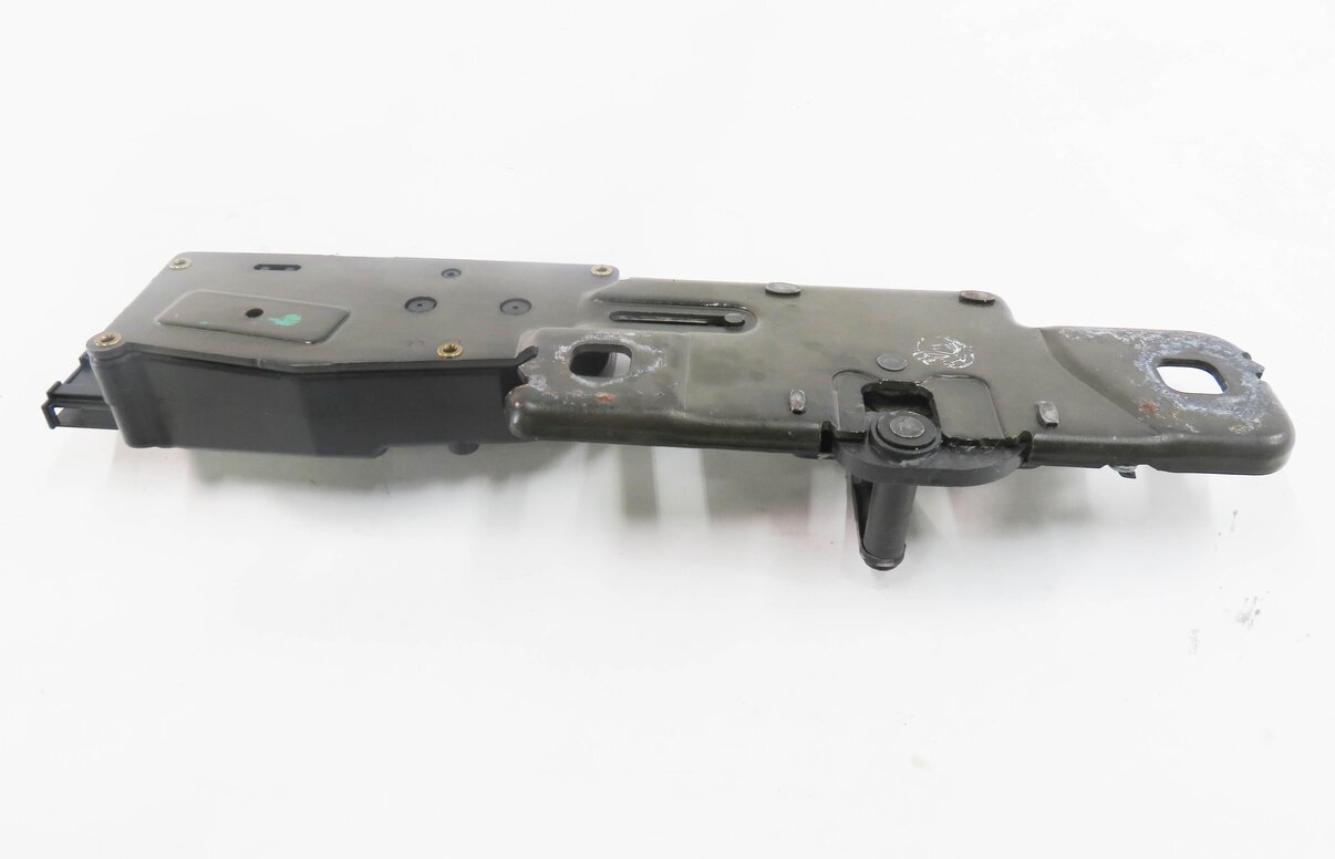 Thumbnail 3: 2010 AUDI Q5 (B8 8R) REAR TRUNK LOCK LATCH ACTUATOR MOTOR STRIKER PLATE