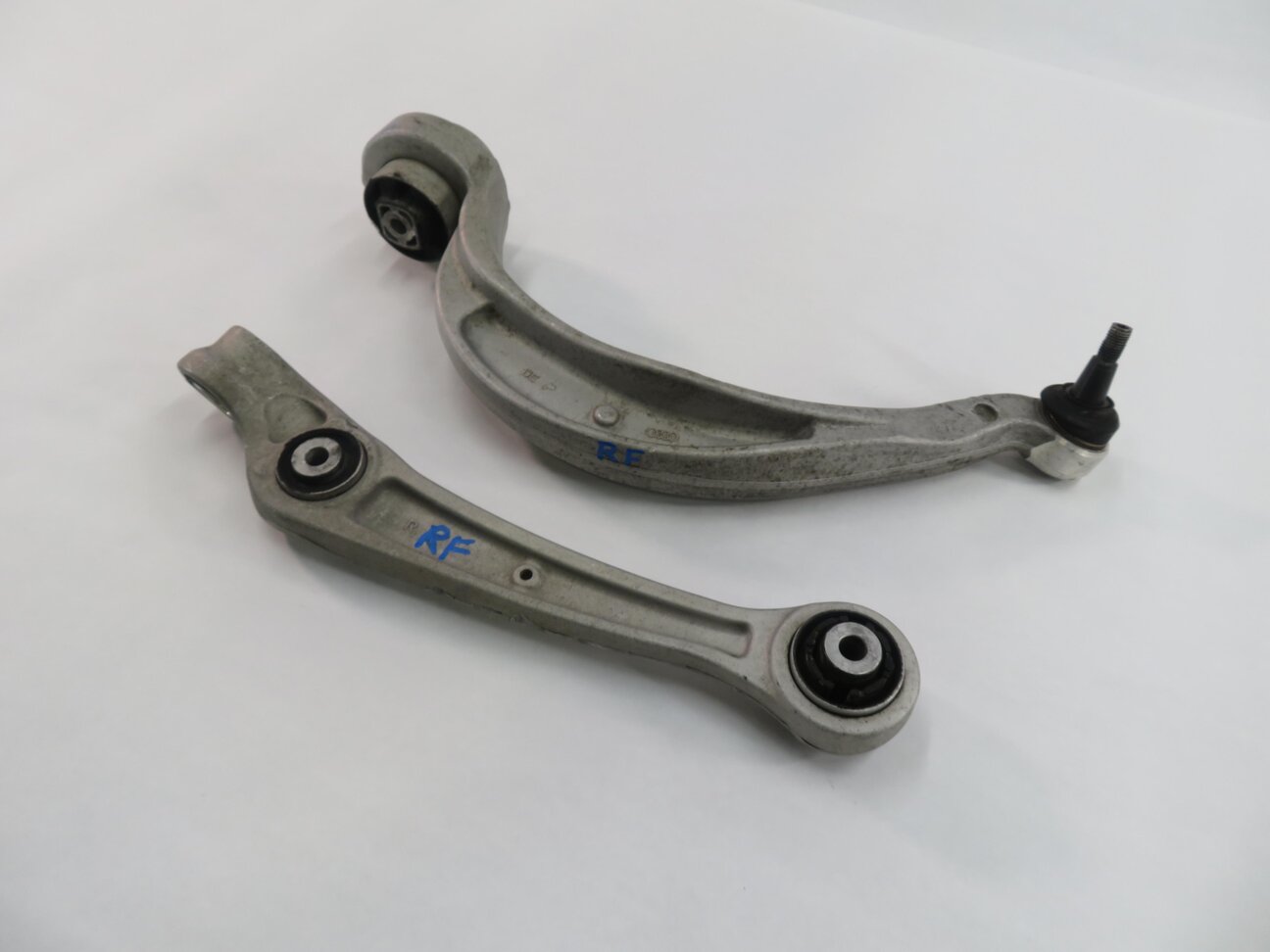 2010 AUDI Q5 (B8 8R) RIGHT FRONT PASSENGER SUSPENSION CONTROL ARM SET-2