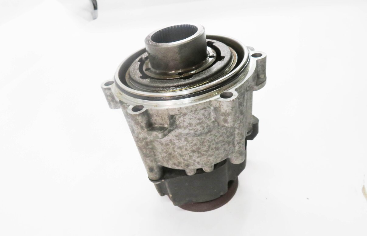 Thumbnail 3: 2009-2012 AUDI Q5 (8R) 3.2L A/T TRANSMISSION CENTER DIFFERENTIAL TAIL SHAFT