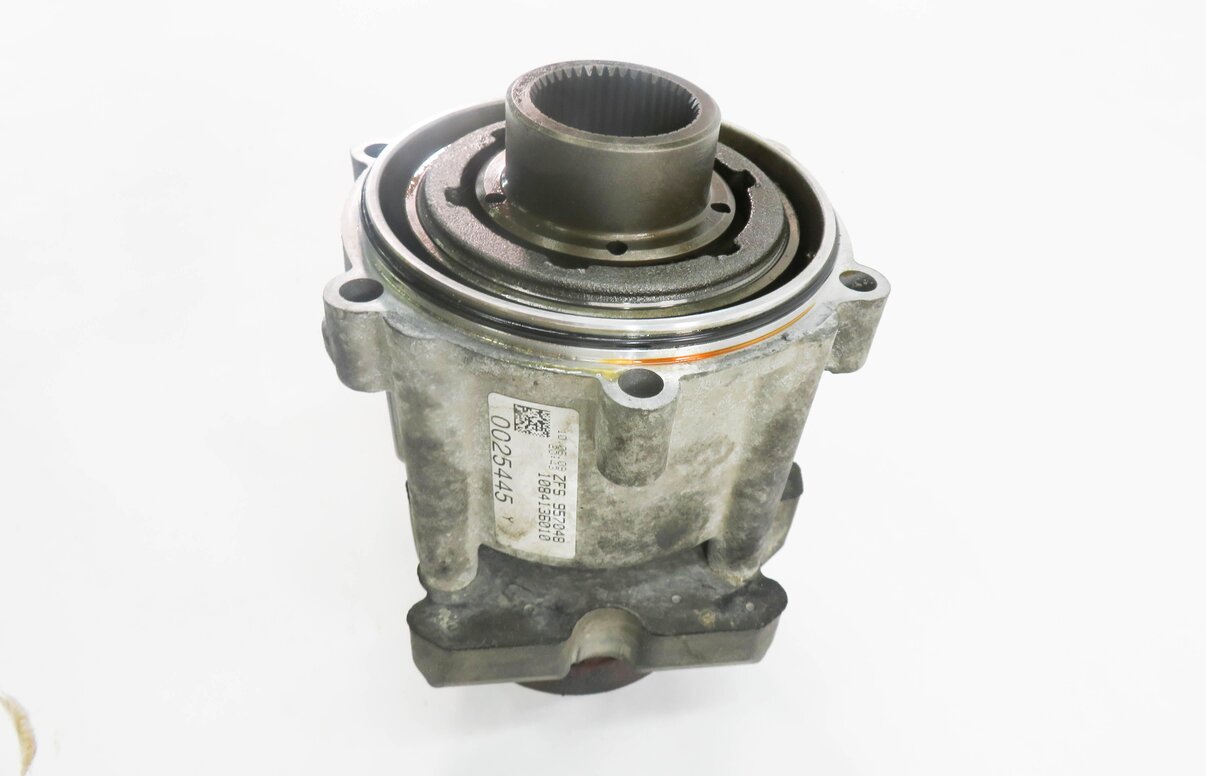 Thumbnail 4: 2009-2012 AUDI Q5 (8R) 3.2L A/T TRANSMISSION CENTER DIFFERENTIAL TAIL SHAFT