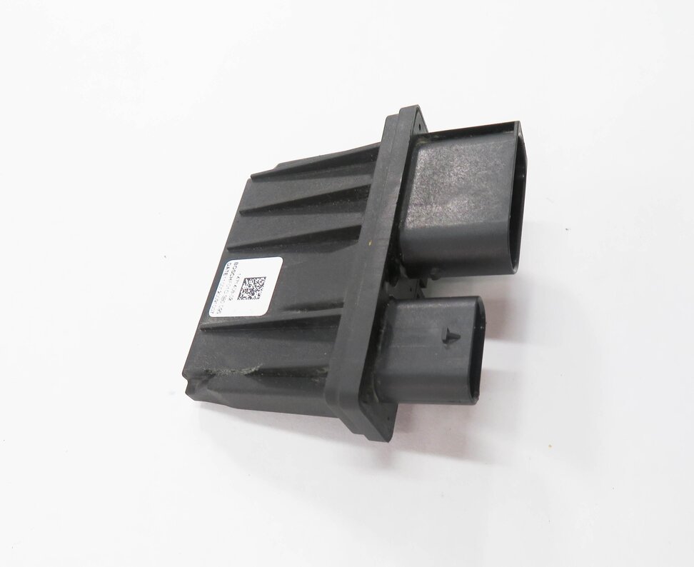 Thumbnail 11: 2011 BMW X5 (E70) DEF SCR FLUID TANK PROCESSING CONTROL MODULE