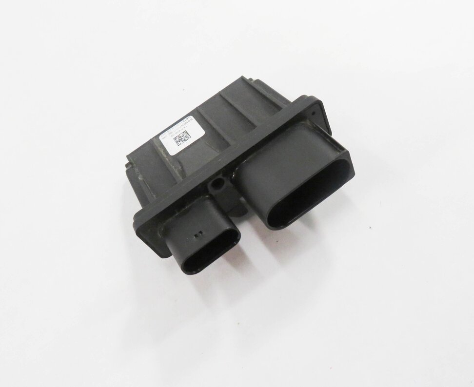 Thumbnail 9: 2011 BMW X5 (E70) DEF SCR FLUID TANK PROCESSING CONTROL MODULE
