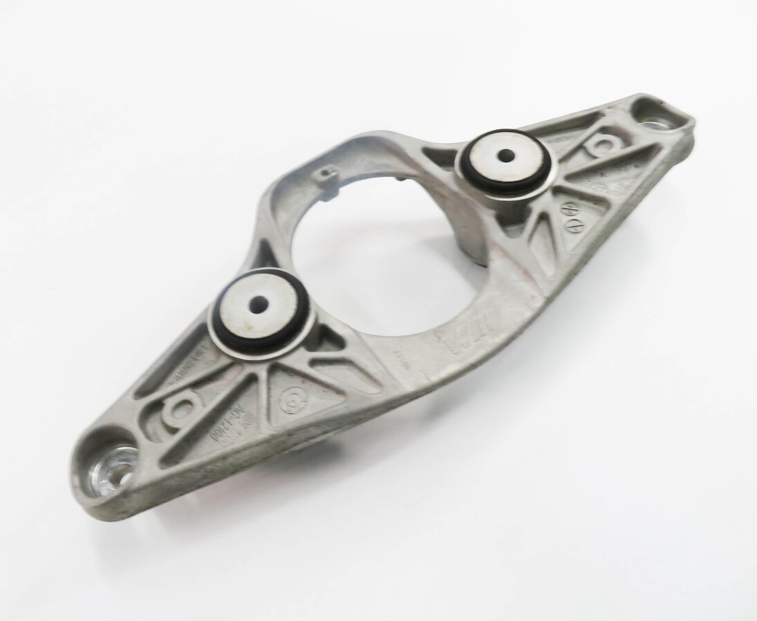 2014 BMW M6 ///M (F06) REAR DIFFERENTIAL GEAR CARRIER MOUNT MOUNTING BRACKET