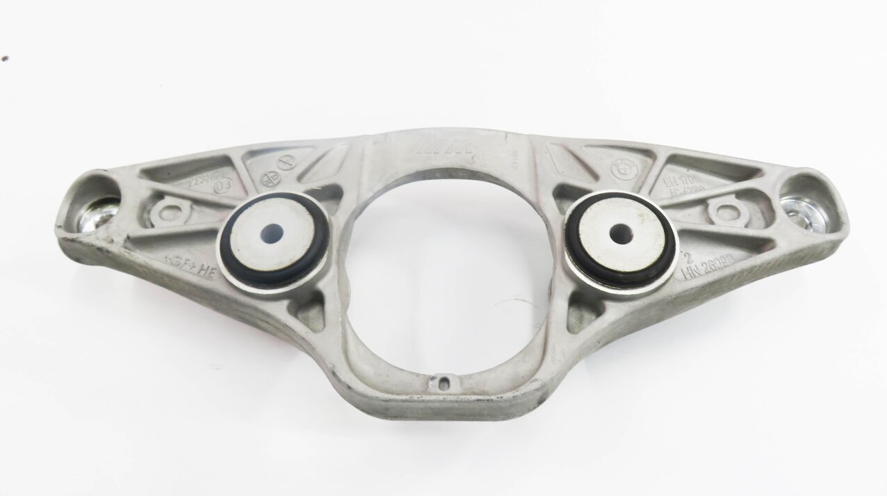 Thumbnail 5: 2014 BMW M6 ///M (F06) REAR DIFFERENTIAL GEAR CARRIER MOUNT MOUNTING BRACKET