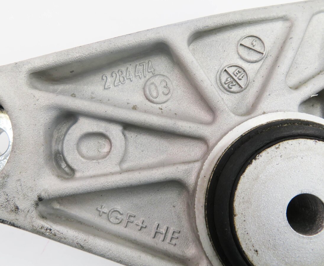 Thumbnail 7: 2014 BMW M6 ///M (F06) REAR DIFFERENTIAL GEAR CARRIER MOUNT MOUNTING BRACKET
