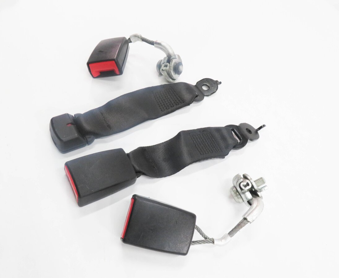 Thumbnail 4: 2014 BMW M6 ///M (F06) GRAN COUPE - REAR SEAT SEATBELT RECEIVER SET (BLACK)