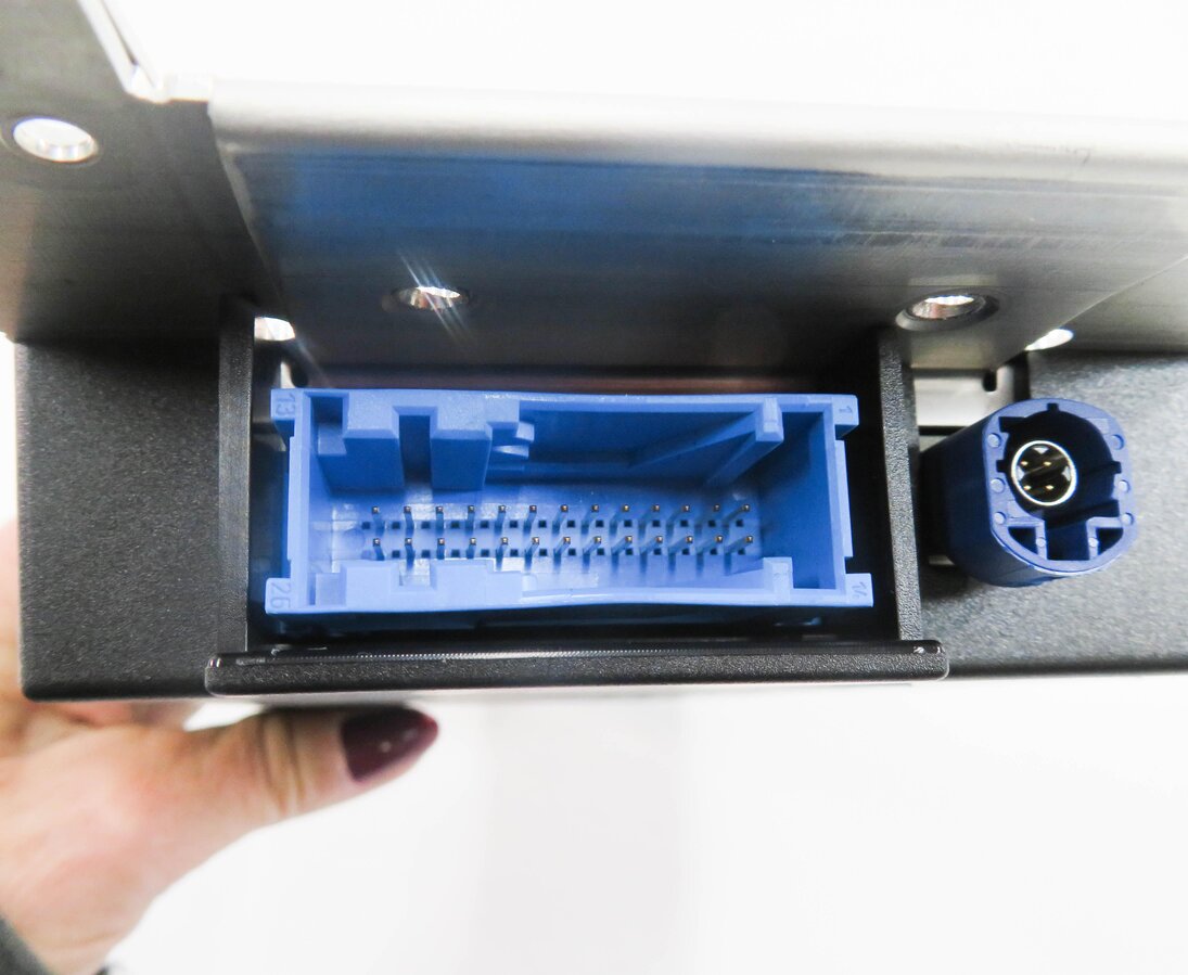 Thumbnail 7: 2014 BMW M6 ///M (F06) BLUETOOTH TELEMATICS COMMUNICATION CONTROL MODULE