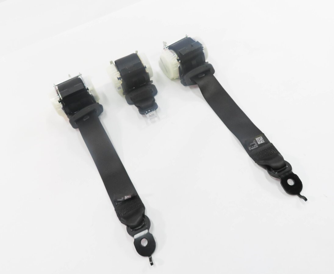 2014 BMW M6 ///M (F06) GRAN COUPE - REAR SEAT SEATBELT RETRACTOR SET (BLACK)