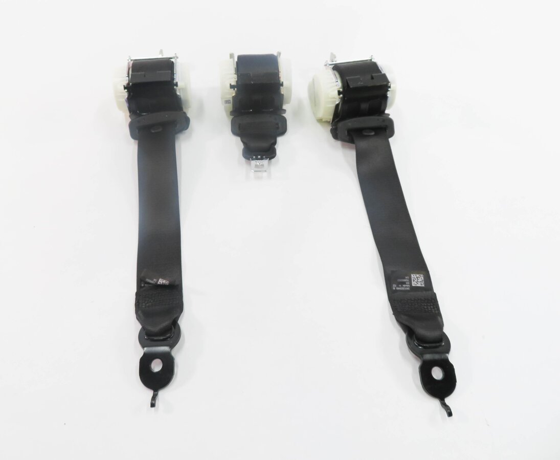 Thumbnail 2: 2014 BMW M6 ///M (F06) GRAN COUPE - REAR SEAT SEATBELT RETRACTOR SET (BLACK)