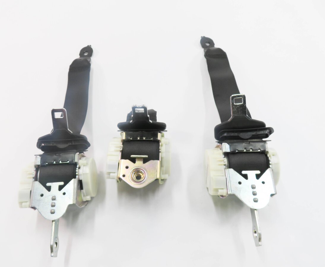 Thumbnail 5: 2014 BMW M6 ///M (F06) GRAN COUPE - REAR SEAT SEATBELT RETRACTOR SET (BLACK)