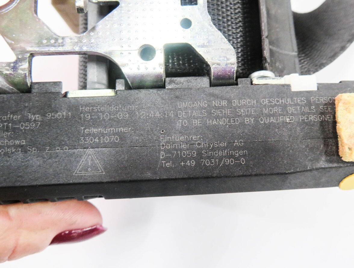 Thumbnail 7: 2010 MERCEDES S400 (W221) RIGHT REAR SEAT SEATBELT RETRACTOR (BLACK)