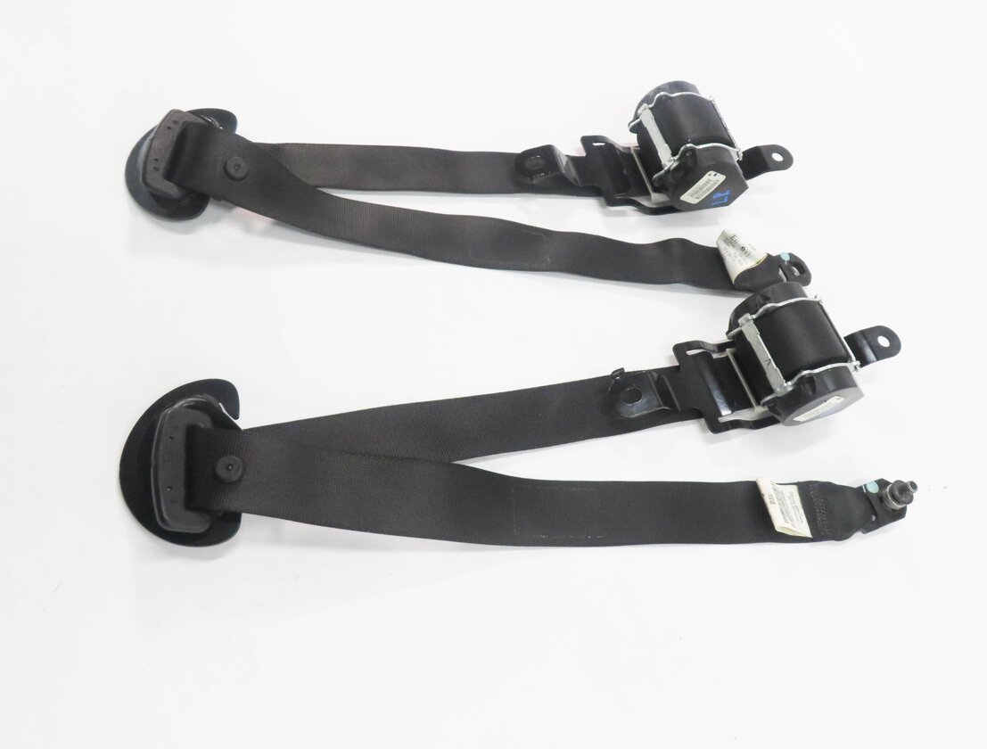 Thumbnail 3: 08 BMW X5 (E70) LEFT & RIGHT REAR 2nd SECOND ROW SEATBELT RETRACTOR SET (BLACK)