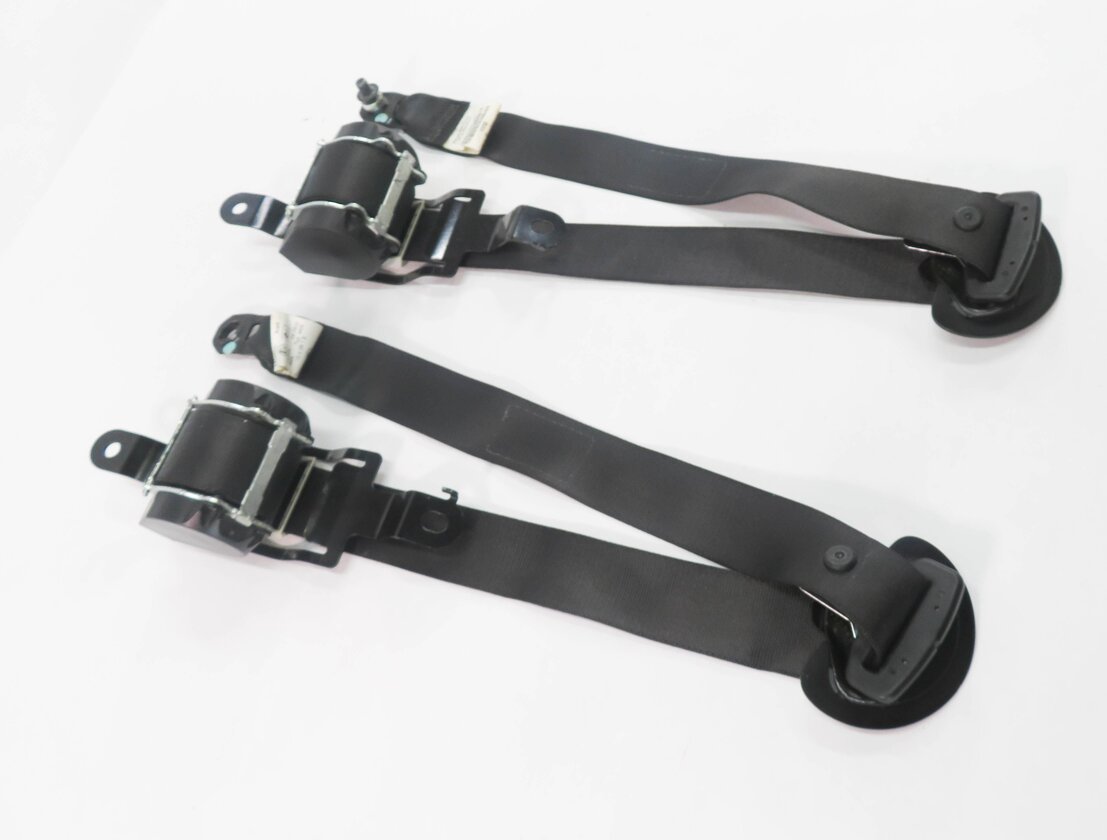 Thumbnail 4: 08 BMW X5 (E70) LEFT & RIGHT REAR 2nd SECOND ROW SEATBELT RETRACTOR SET (BLACK)