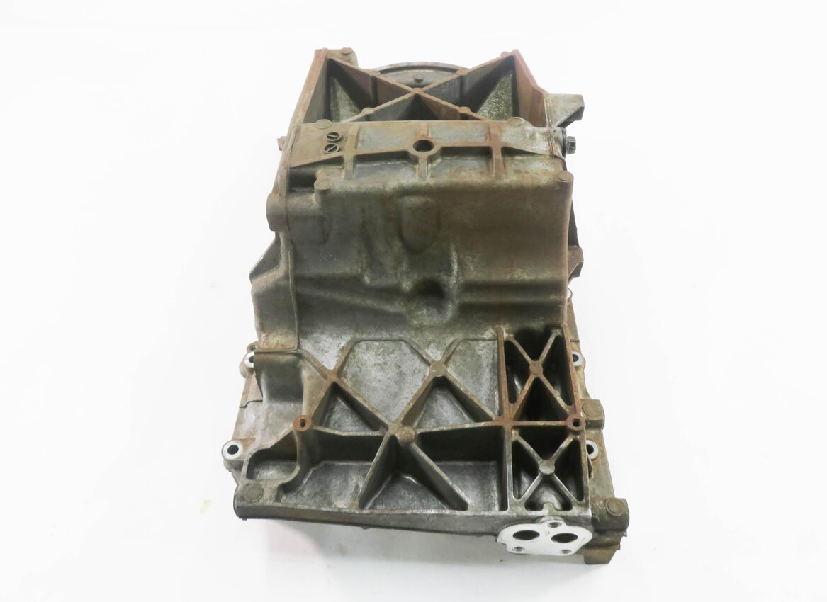 Thumbnail 5: 2006-2009 RANGE ROVER (L322) 4.2L SC / 4.4L V8 ENGINE MOTOR OIL FLUID PAN SUMP
