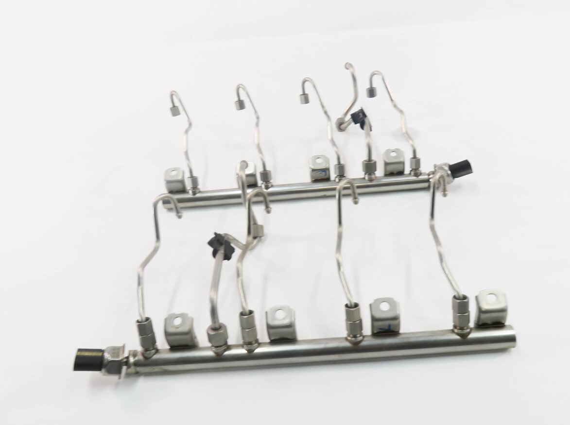 Thumbnail 2: 2011 BMW 550i (F10) 4.4L N63 TWIN TURBO ENGINE - FUEL RAIL SET