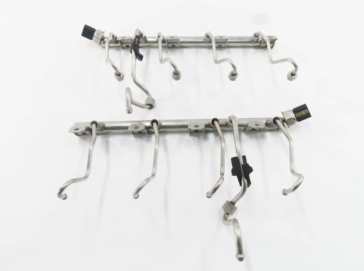 Thumbnail 5: 2011 BMW 550i (F10) 4.4L N63 TWIN TURBO ENGINE - FUEL RAIL SET