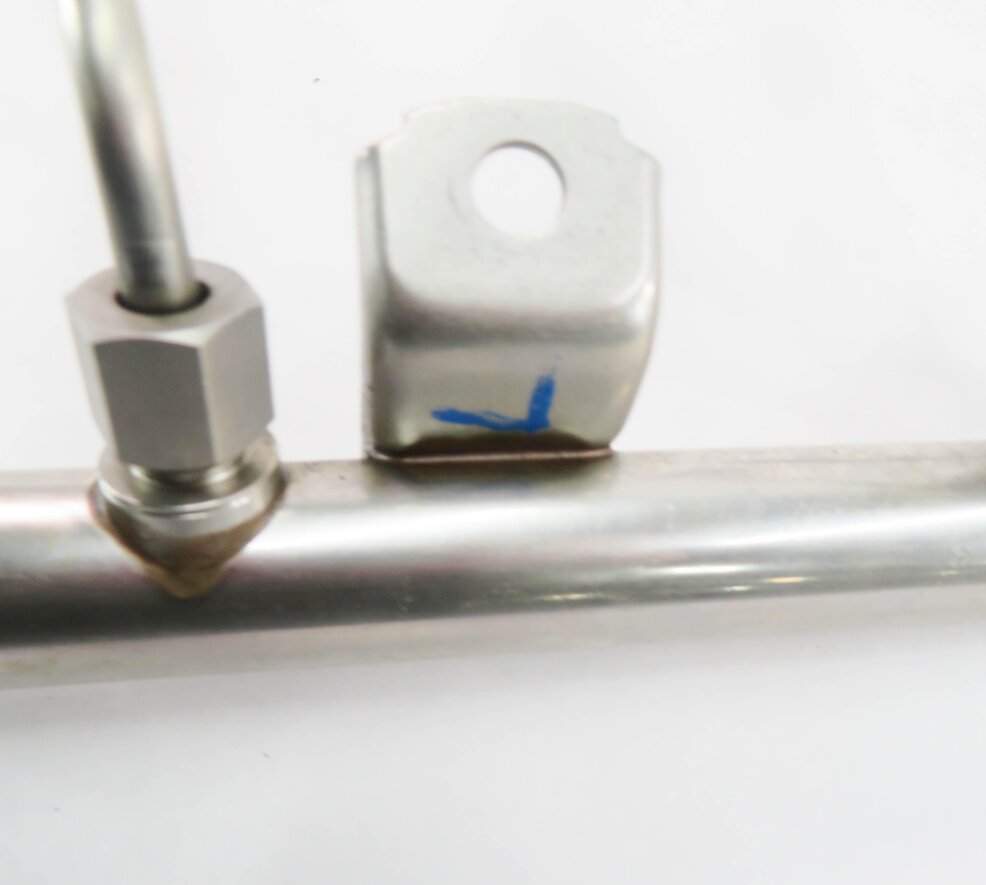 Thumbnail 7: 2011 BMW 550i (F10) 4.4L N63 TWIN TURBO ENGINE - FUEL RAIL SET