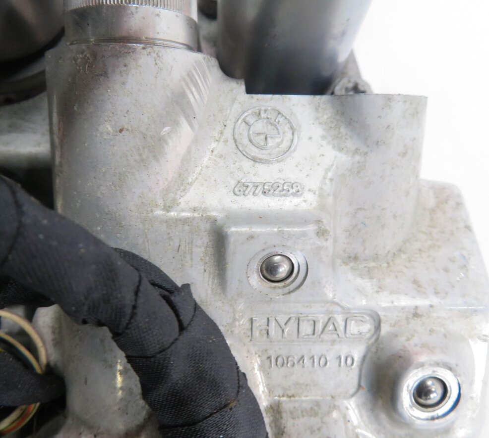 Thumbnail 7: 2011 BMW 550i (F10) 4.4L N63 TWIN TURBO ENGINE - DYNAMIC DRIVE VALVE BLOCK