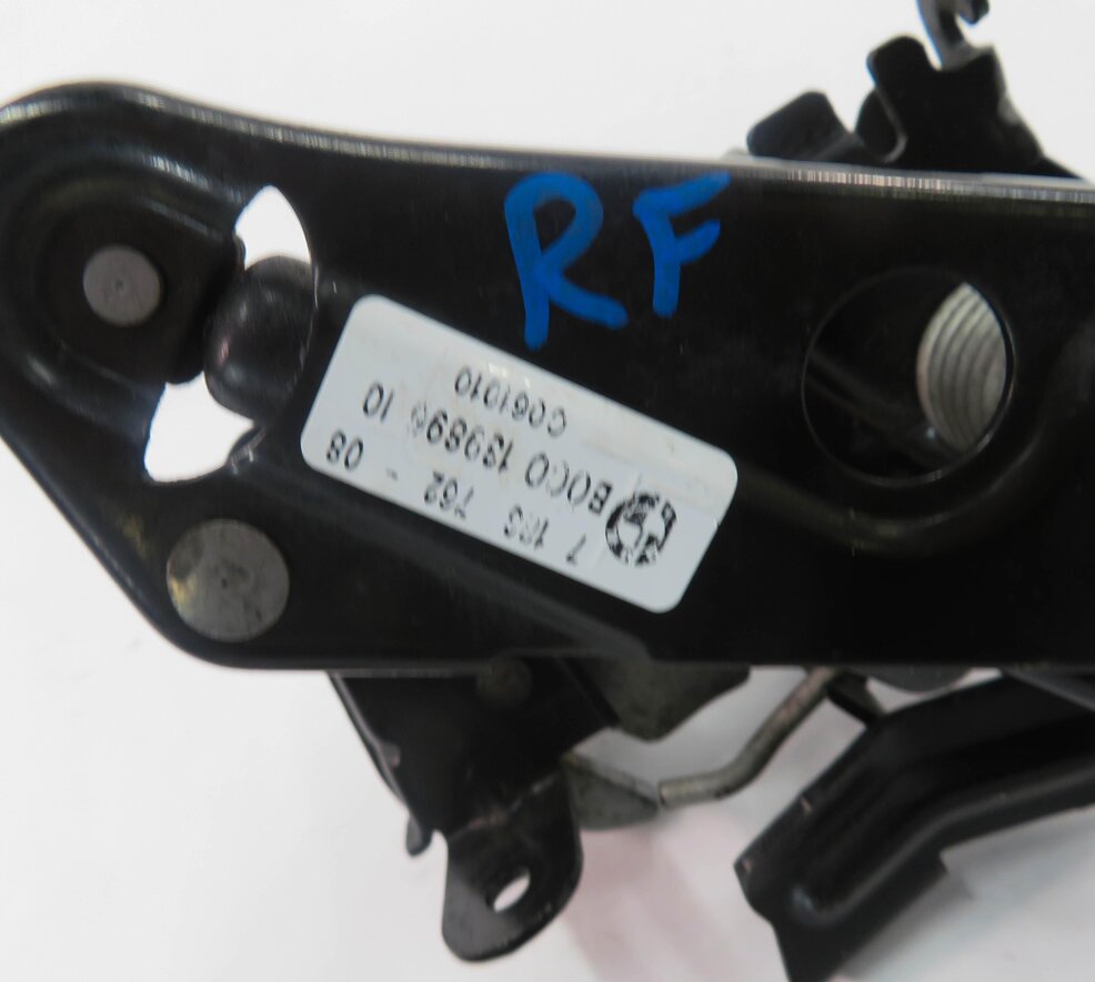 Thumbnail 9: 2011 BMW 550i (F10) FRONT LEFT & RIGHT LOWER HOOD LOCK LATCH SET-2