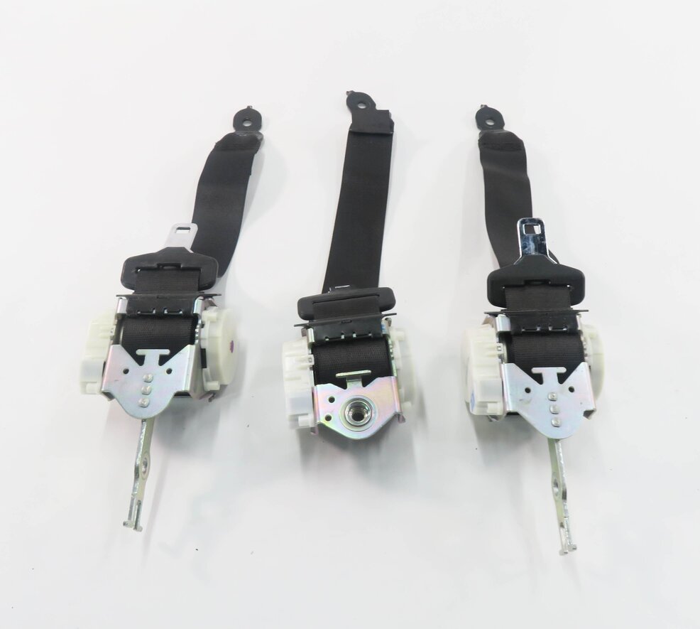 Thumbnail 5: 2011 BMW 550i (F10) REAR SEAT SEATBELT RETRACTOR SET-3 (BLACK)