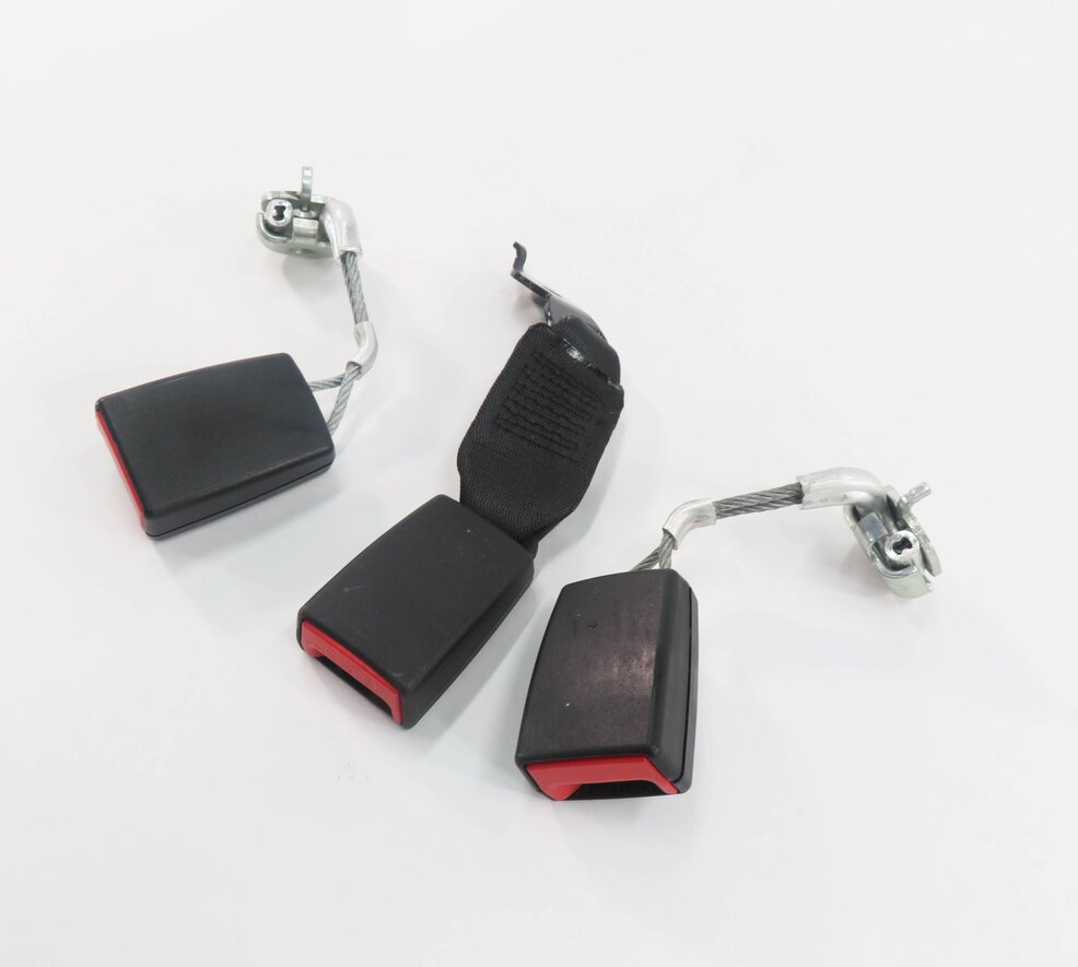 2011 BMW 550i (F10) REAR SEAT SEATBELT BUCKLE RECEIVER SET-3 (BLACK)