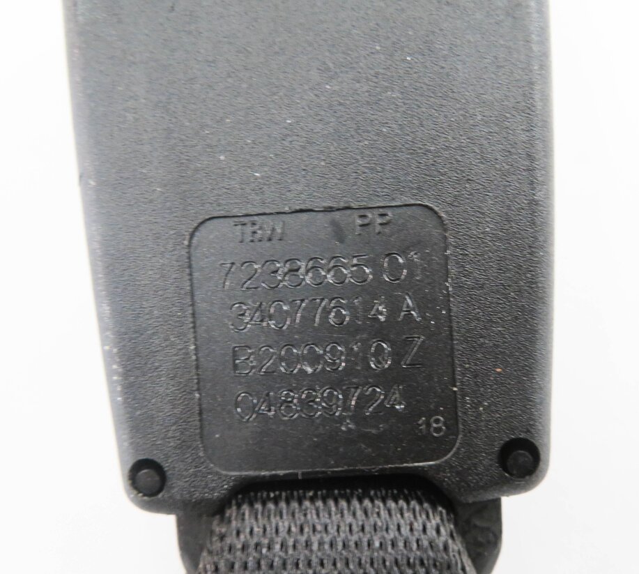 Thumbnail 6: 2011 BMW 550i (F10) REAR SEAT SEATBELT BUCKLE RECEIVER SET-3 (BLACK)