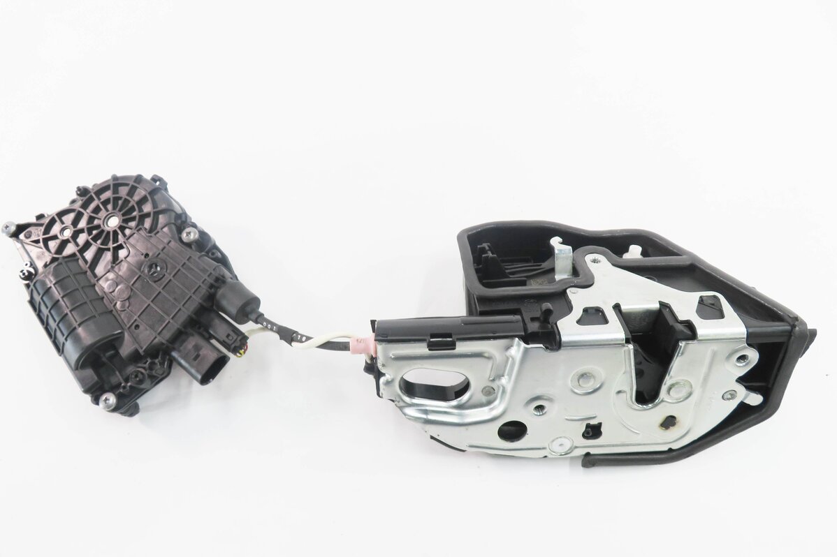 Thumbnail 6: 2011-2016 BMW 528i 535i 550i M5 (F10) RIGHT REAR DOOR LOCK LATCH (SOFT CLOSE)