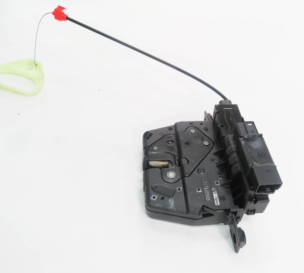 Thumbnail 3: 2011 BMW 550i (F10) REAR TRUNK LOCK LATCH ACTUATOR