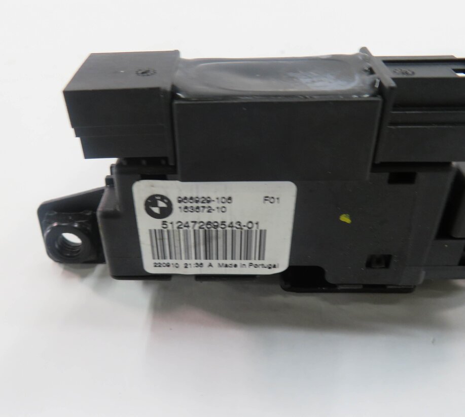 Thumbnail 6: 2011 BMW 550i (F10) REAR TRUNK LOCK LATCH ACTUATOR