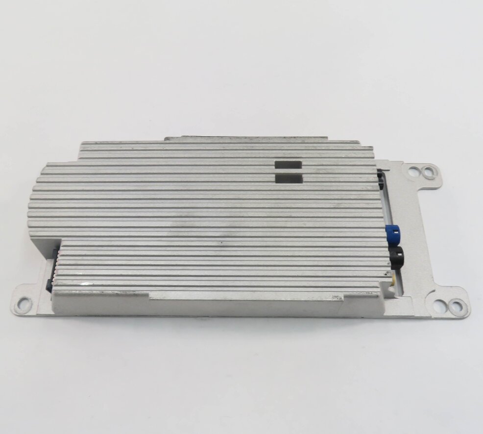 Thumbnail 2: 2011 BMW 550i (F10) BLUETOOTH TELEMATICS COMBOX COMMUNICATION CONTROL MODULE