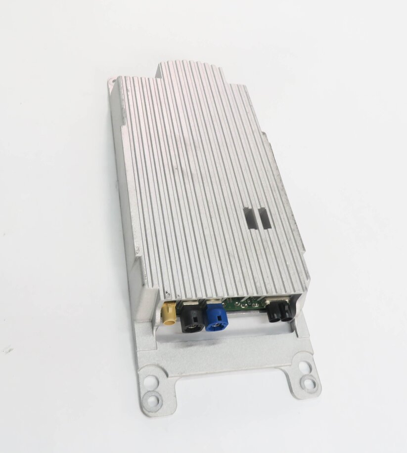 Thumbnail 3: 2011 BMW 550i (F10) BLUETOOTH TELEMATICS COMBOX COMMUNICATION CONTROL MODULE