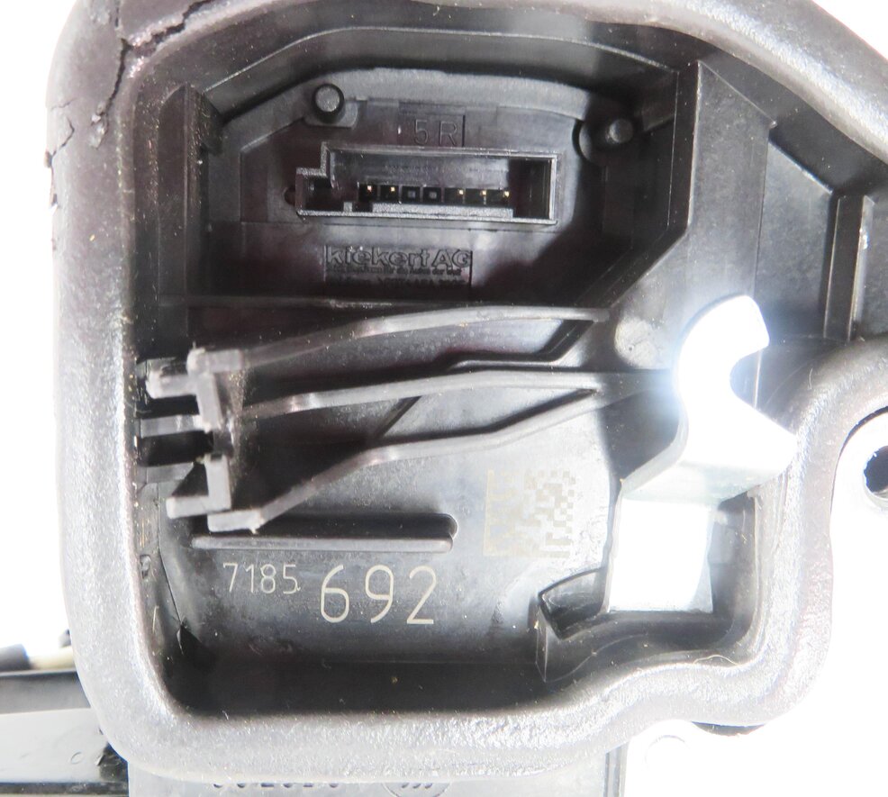 Thumbnail 8: 10-16 BMW 528i 535i 550i 750i 760i (F01 F10) RIGHT FRONT DOOR LATCH (SOFT CLOSE)