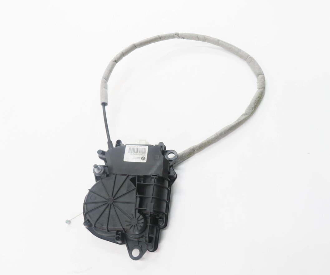Thumbnail 4: 2012 BMW 550i (F10) REAR TRUNK LOCK LATCH SOFT CLOSE ACTUATOR MOTOR