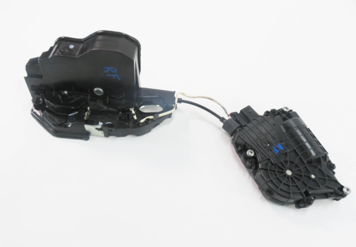 10-16 BMW 528i 535i 550i 750i 760i (F01 F10) RIGHT FRONT DOOR LATCH (SOFT CLOSE)