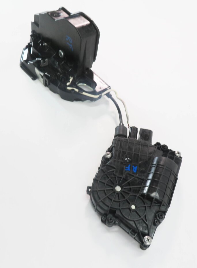 Thumbnail 3: 10-16 BMW 528i 535i 550i 750i 760i (F01 F10) RIGHT FRONT DOOR LATCH (SOFT CLOSE)