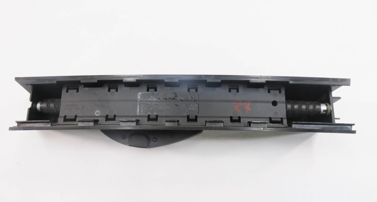 Thumbnail 5: 11-16 BMW 528i 535i 550i (F10) RIGHT REAR DOOR QUARTER WINDOW SUNSHADE SCREEN