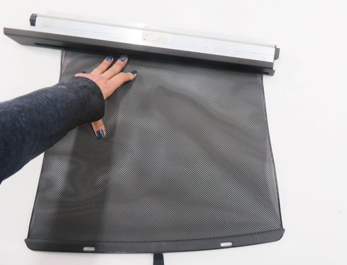 Thumbnail 7: 2011-2016 BMW 528i 535i 550i (F10) RIGHT REAR DOOR SUNSHADE PRIVACY SCREEN SHADE