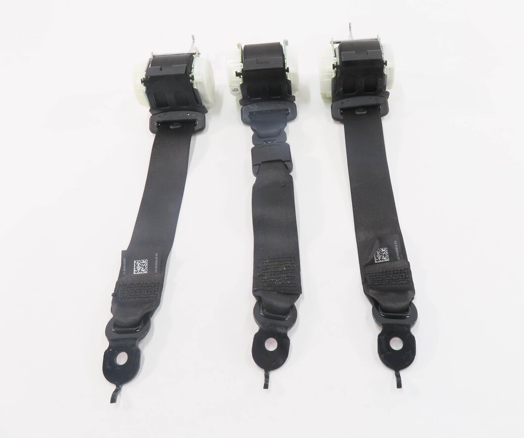 Thumbnail 2: 2012 BMW 550i (F10) REAR SEAT SEATBELT RETRACTOR SET-3 (BLACK)