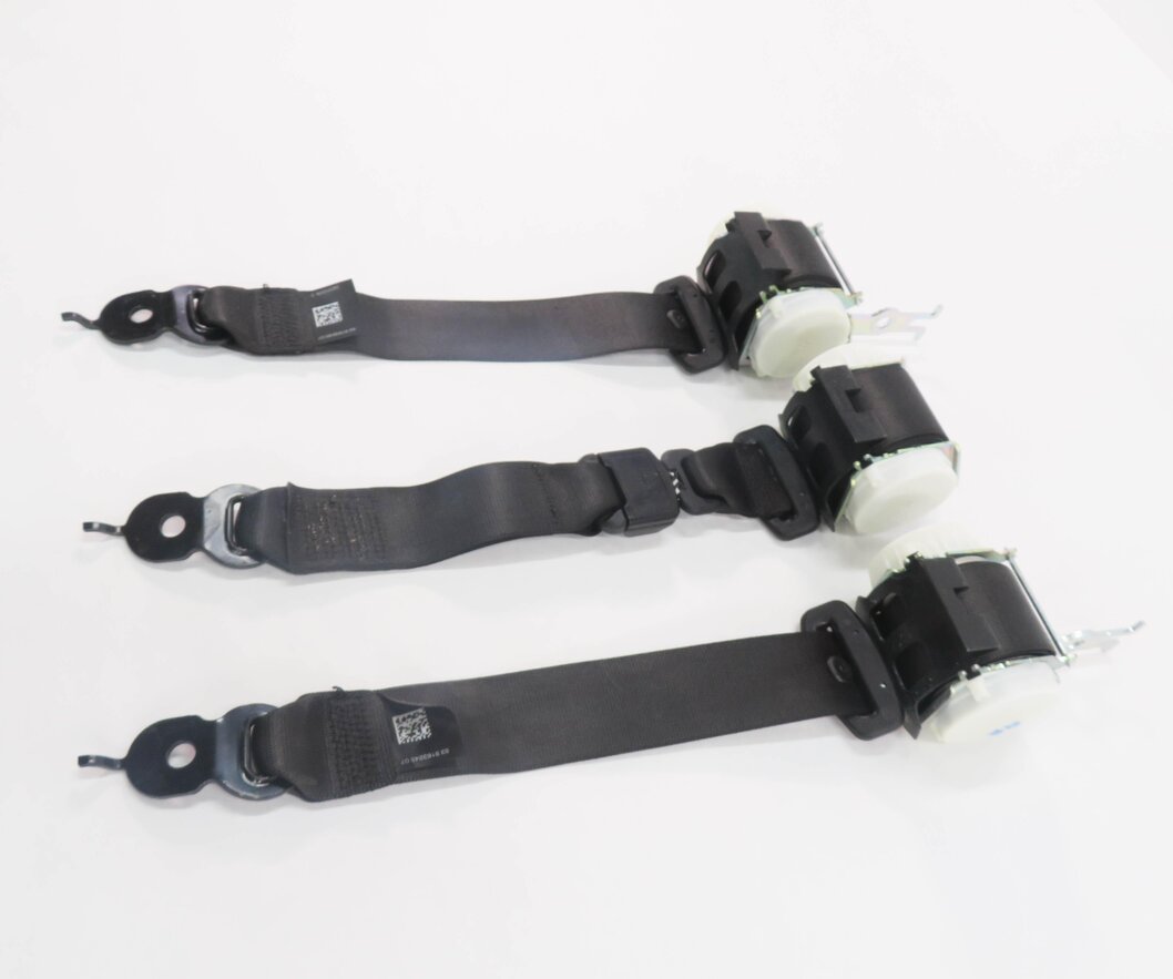 Thumbnail 3: 2012 BMW 550i (F10) REAR SEAT SEATBELT RETRACTOR SET-3 (BLACK)