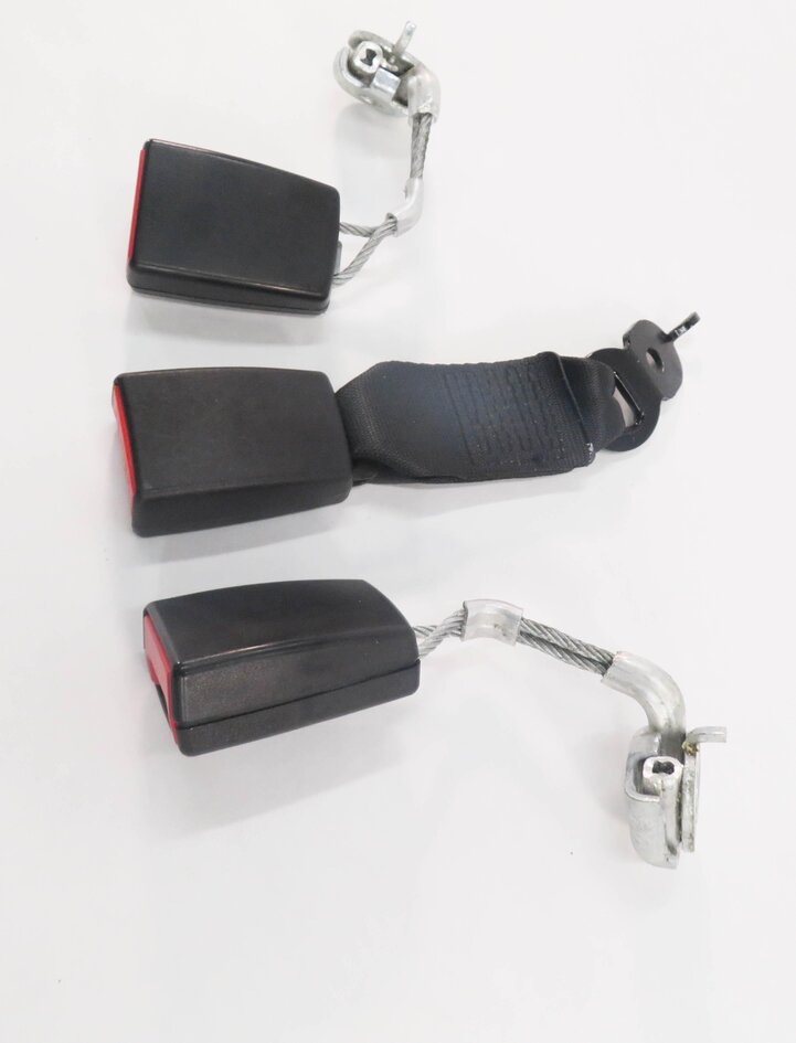 Thumbnail 4: 2012 BMW 550i (F10) REAR SEAT SEATBELT BUCKLE RECEIVER SET-3 (BLACK)