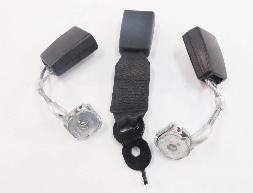 Thumbnail 5: 2012 BMW 550i (F10) REAR SEAT SEATBELT BUCKLE RECEIVER SET-3 (BLACK)