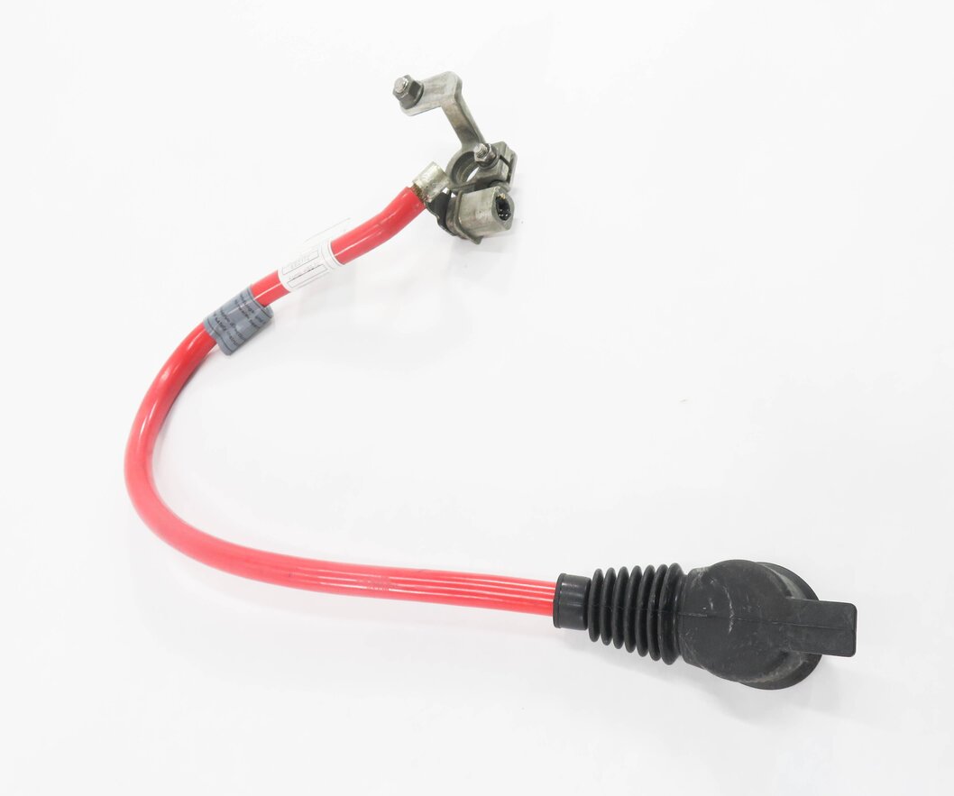 Thumbnail 3: 2012 BMW 550i (F10) POSITIVE BATTERY CABLE SRS