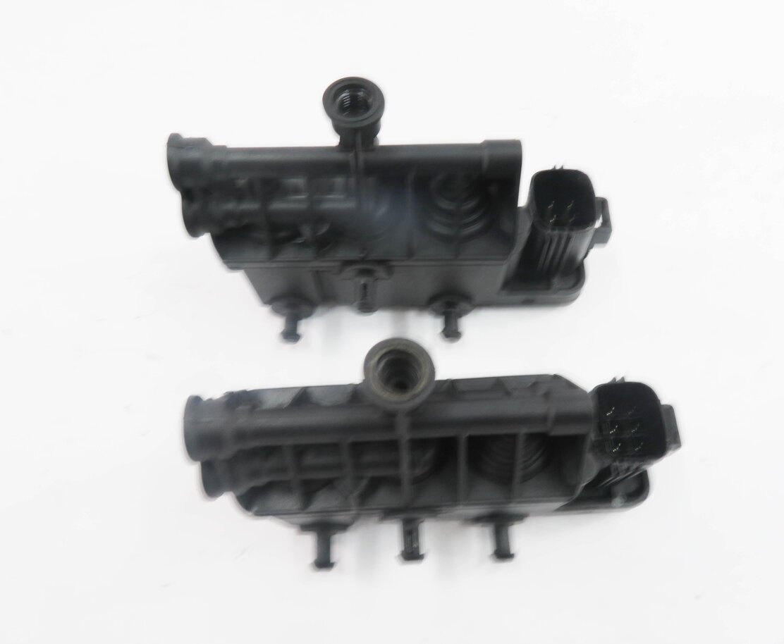 Thumbnail 5: 2007 RANGE ROVER SPORT (L320) AIR SUSPENSION VALVE BLOCK SET-3