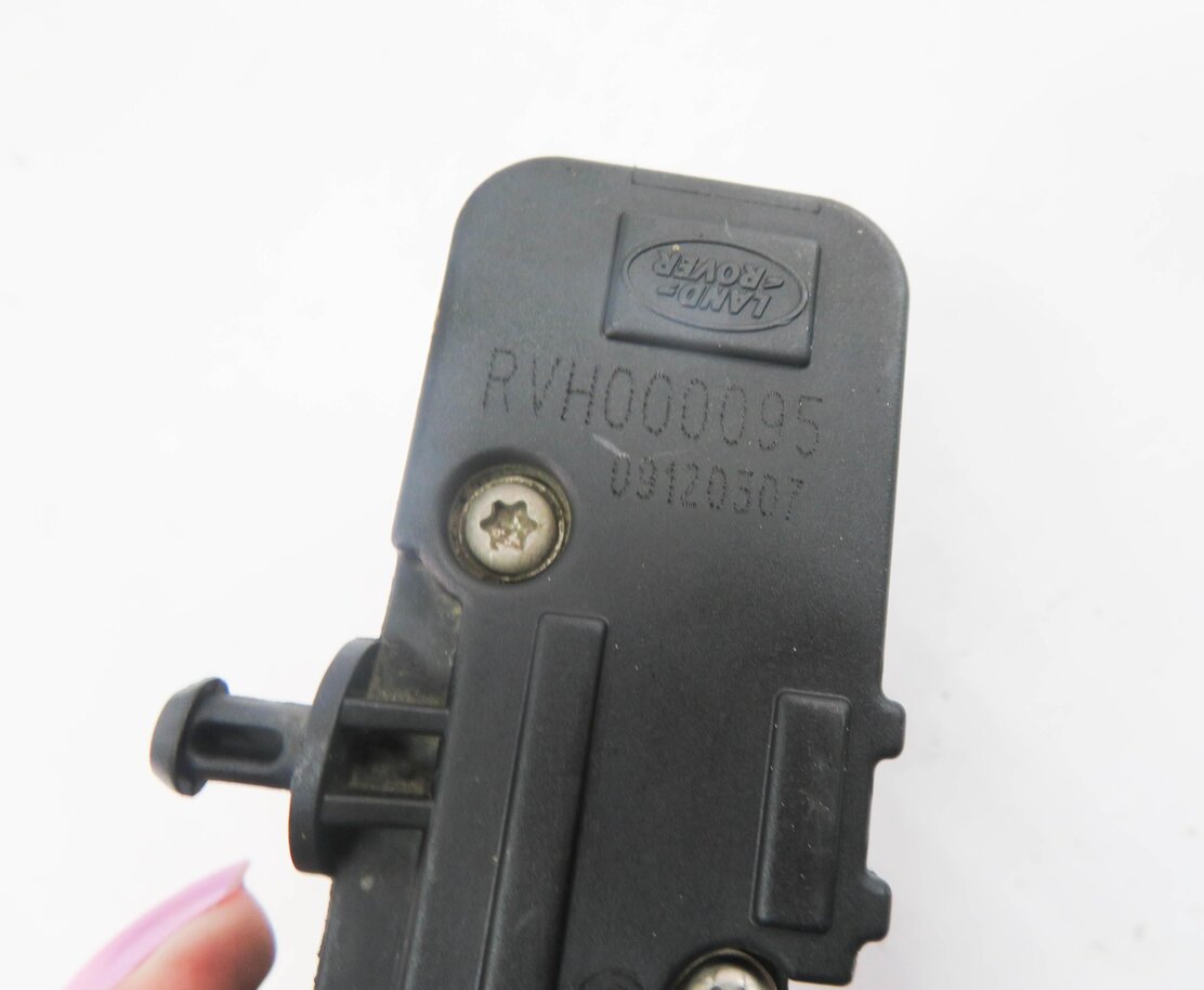 Thumbnail 7: 2007 RANGE ROVER SPORT (L320) AIR SUSPENSION VALVE BLOCK SET-3