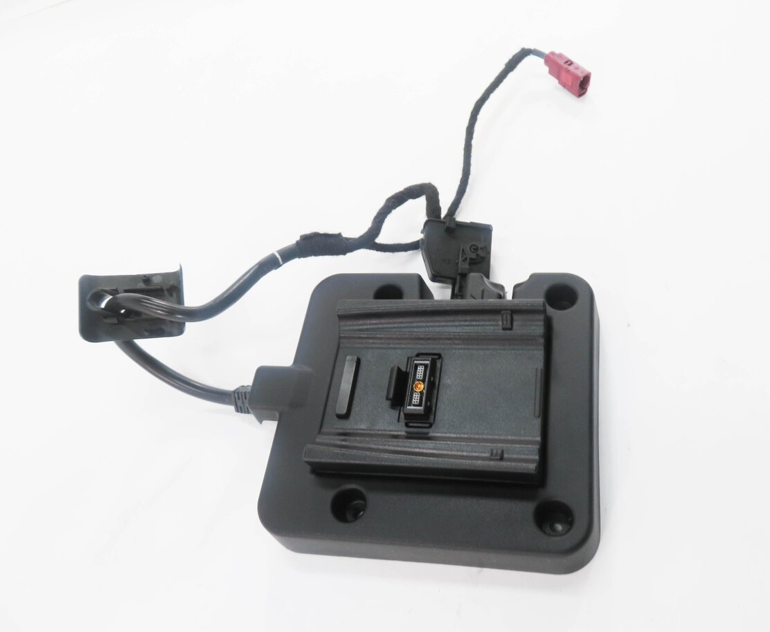 Thumbnail 3: 2007 RANGE ROVER SPORT (L320) FRONT CENTER CONSOLE PHONE DOCK CHARGER CRADLE