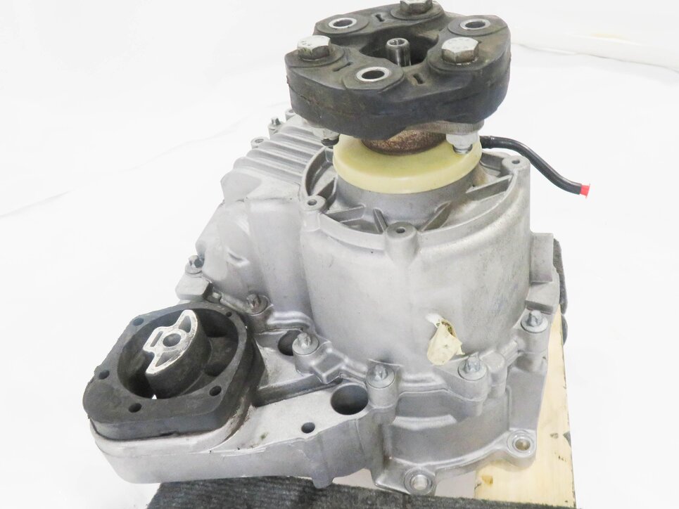 Thumbnail 2: 2009-2014 BMW X5M X6 X6M (E70 E71) 4.4L S63 TWIN TURBO ENGINE - TRANSFER CASE