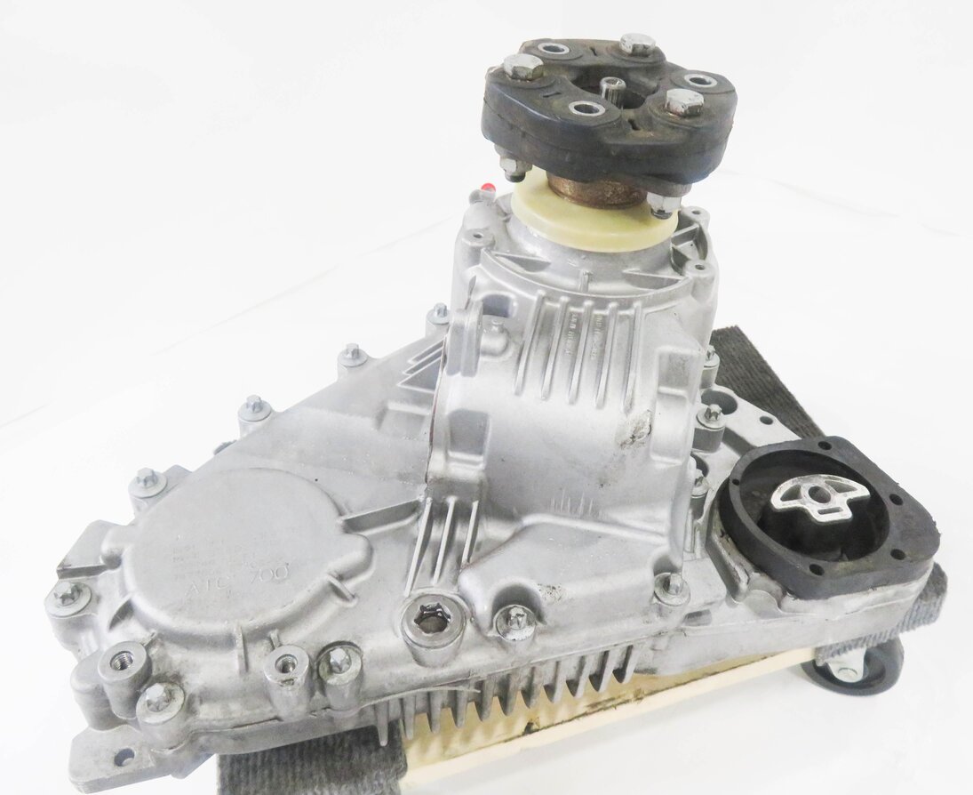 Thumbnail 5: 2009-2014 BMW X5M X6 X6M (E70 E71) 4.4L S63 TWIN TURBO ENGINE - TRANSFER CASE