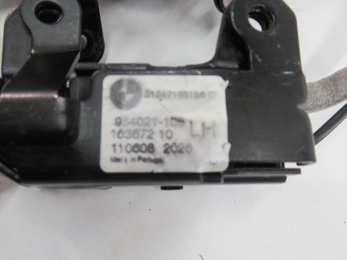 Thumbnail 7: 2012 BMW X5M ///M (E70) REAR TAILGATE LOCK LATCH SET w/ HANDLE