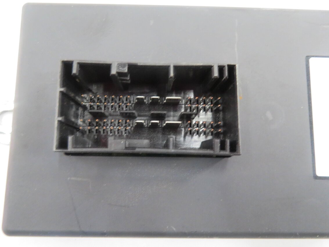Thumbnail 6: 2012 BMW X5M ///M (E70) DYNAMIC DRIVE ADAPTIVE SUSPENSION CONTROL MODULE