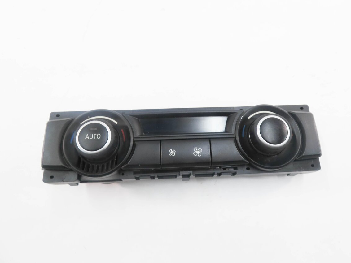 Thumbnail 2: 2012 BMW X5M ///M (E70) REAR HEATER A/C TEMPERATURE CLIMATE CONTROL PANEL